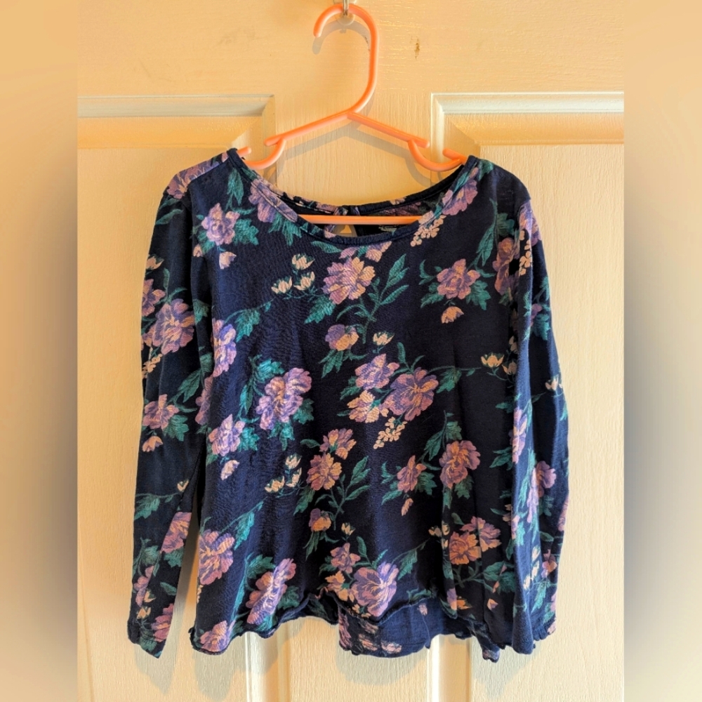 Old Navy Girls Long-sleeved top-Size small 6/7